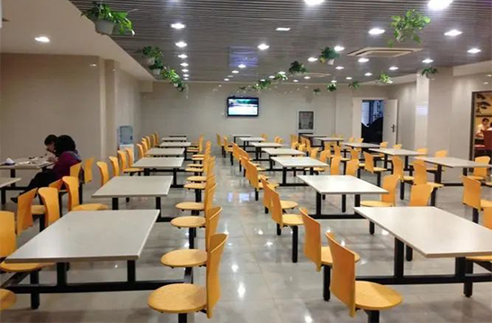 客户至上，贴心服务